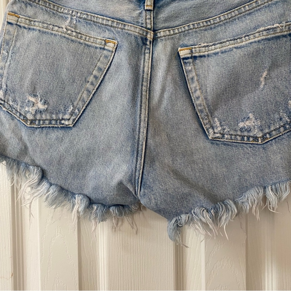 AGOLDE Parker Vintage Cut Off Denim Jean Shorts Light Wash Button Fly Size 28” - Picture 11 of 15